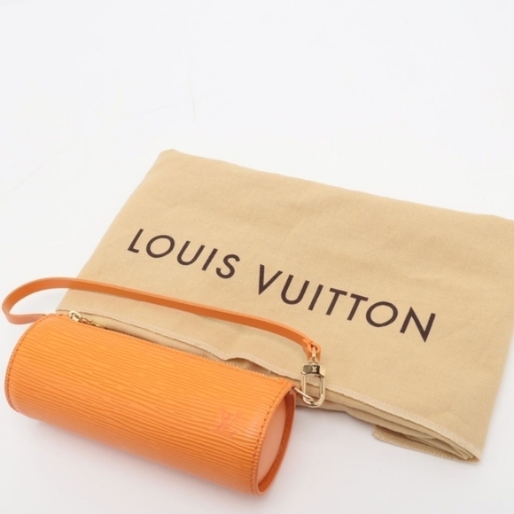 Authentic Louis Vuitton Epi Soufflot - Picture 2 of 14
